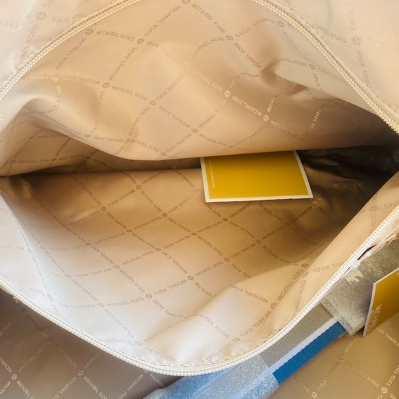 Michael Kors French Blue Duffle - Picture 8 of 9